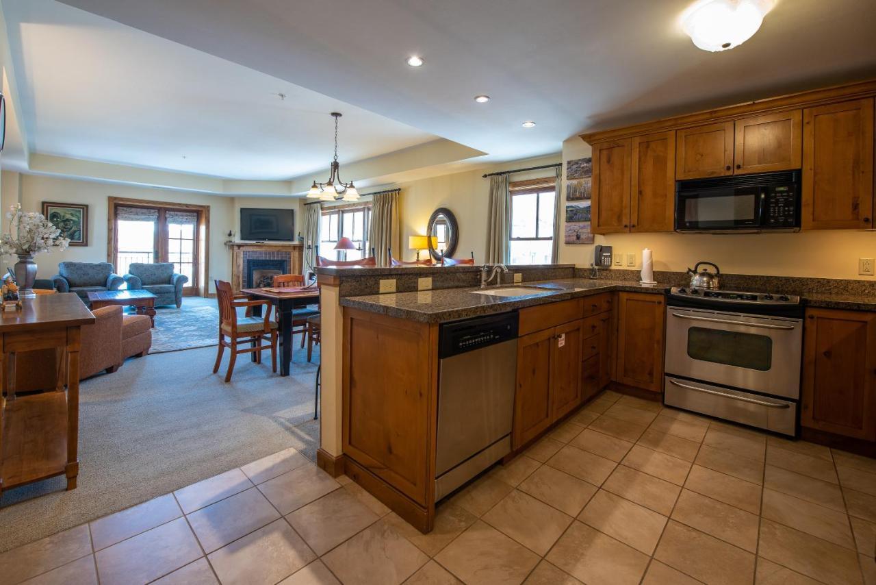 Two Bedroom Condo With Balcony Over Mountaineer Square - Just Steps From The Slopes! Condo Crested Butte Exterior photo