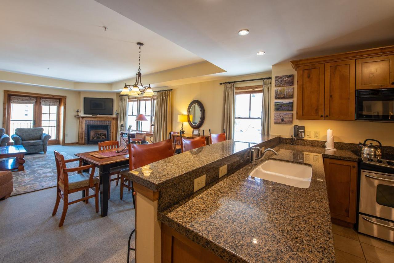 Two Bedroom Condo With Balcony Over Mountaineer Square - Just Steps From The Slopes! Condo Crested Butte Exterior photo