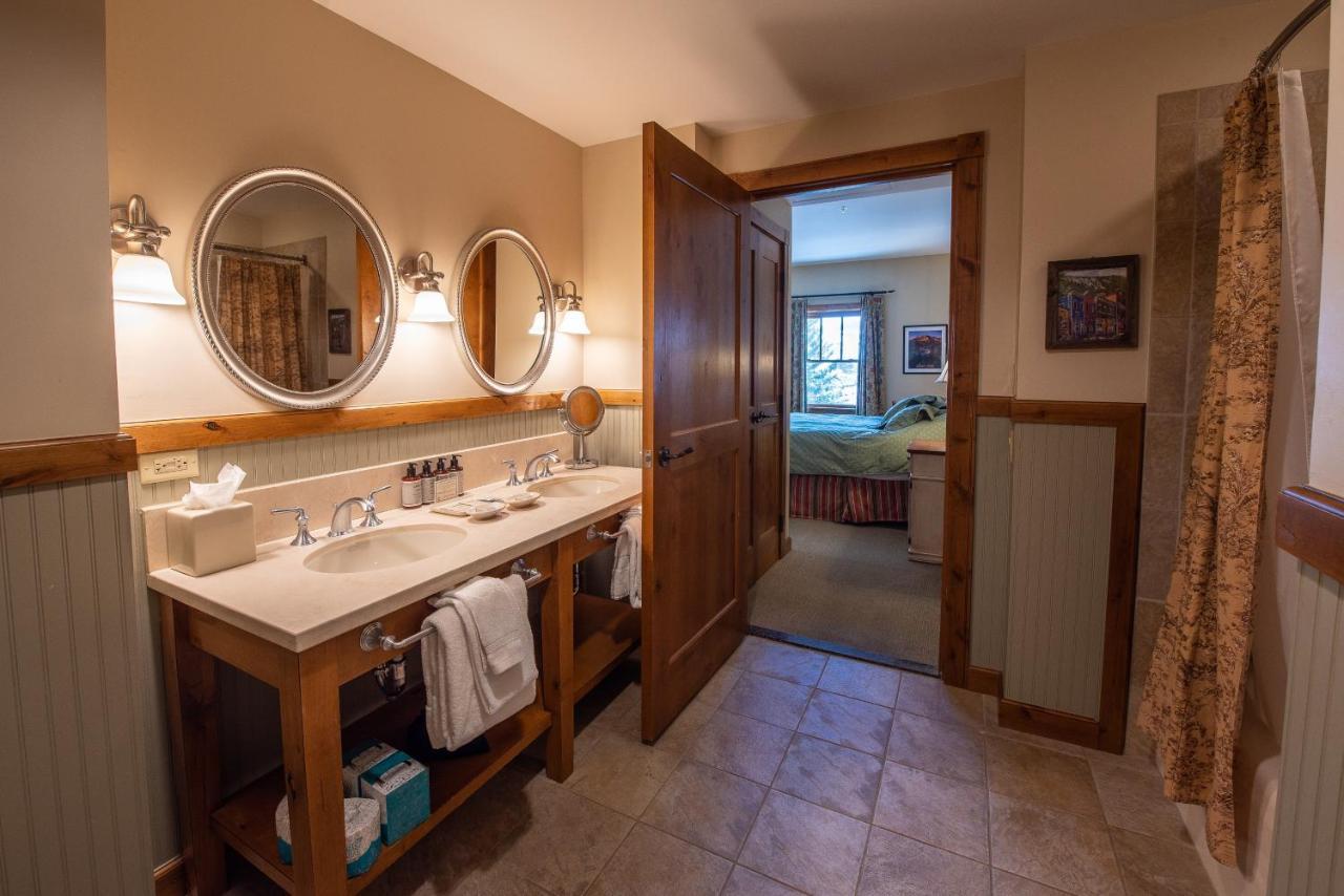 Two Bedroom Condo With Balcony Over Mountaineer Square - Just Steps From The Slopes! Condo Crested Butte Exterior photo